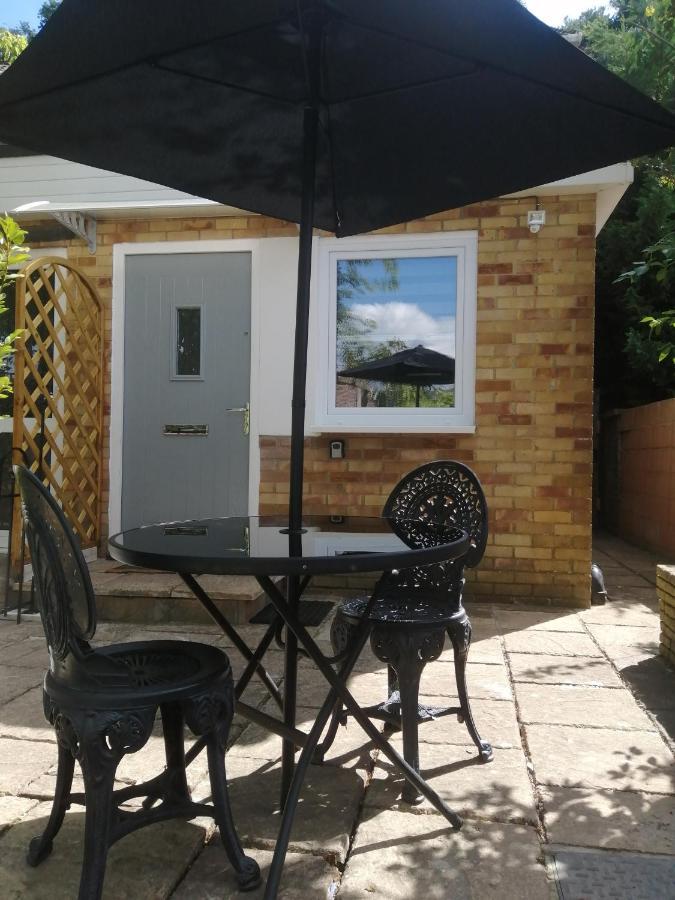 Quest Fulfiller - Near General Hospital, Free Parking & Garden Apartment Southampton Exterior photo