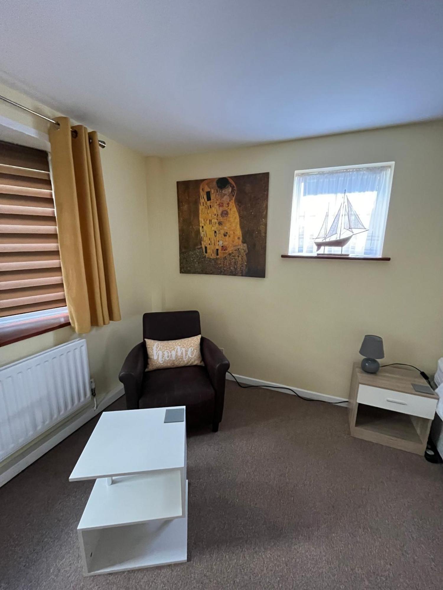 Quest Fulfiller - Near General Hospital, Free Parking & Garden Apartment Southampton Exterior photo
