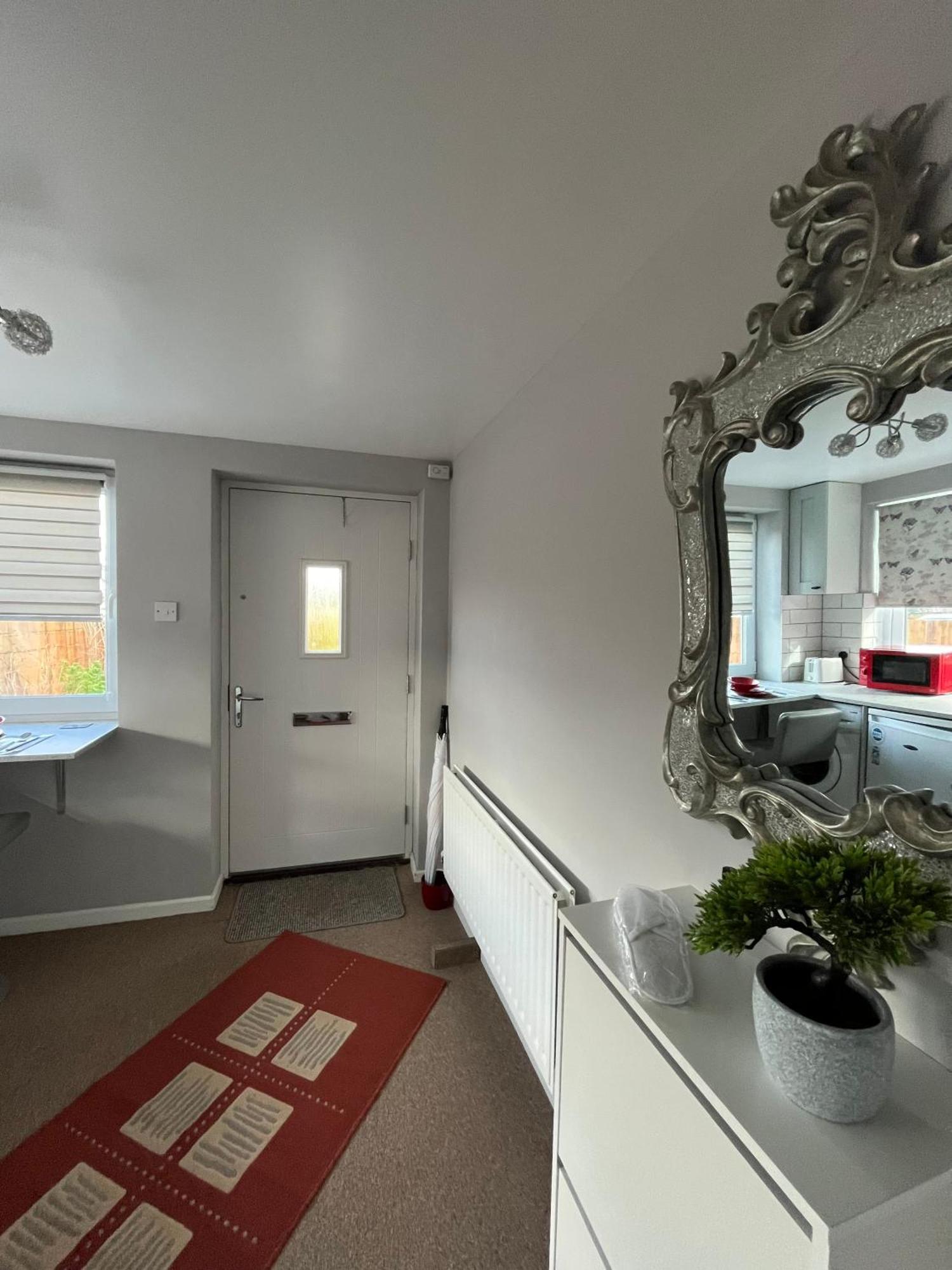 Quest Fulfiller - Near General Hospital, Free Parking & Garden Apartment Southampton Exterior photo
